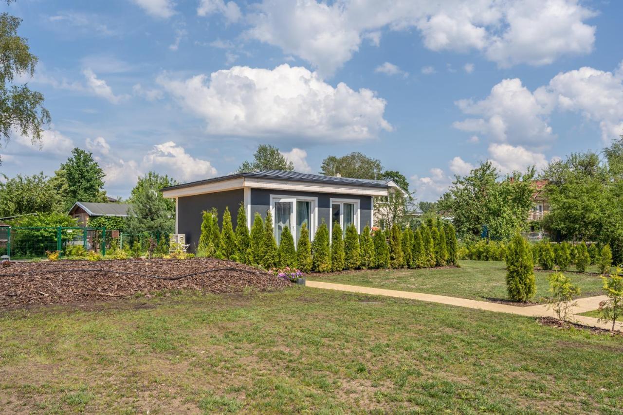 Вілла Family Garden House With Free Private Parking & Playground Рига Екстер'єр фото